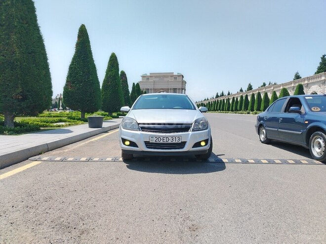 Opel Astra 2009, 250,000 km - 1.4 l - Gəncə