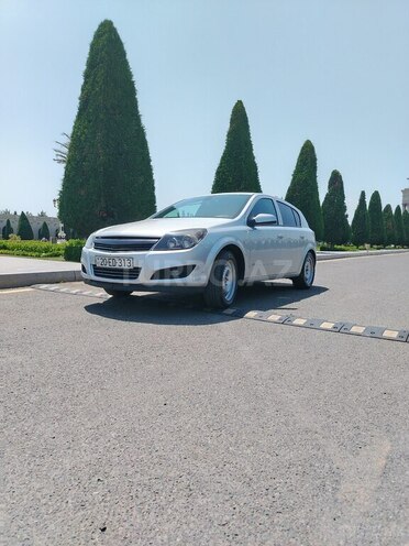 Opel Astra 2009, 250,000 km - 1.4 l - Gəncə
