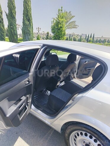 Opel Astra 2009, 250,000 km - 1.4 l - Gəncə