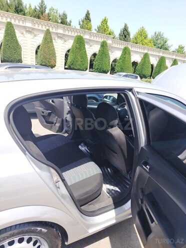 Opel Astra 2009, 250,000 km - 1.4 l - Gəncə