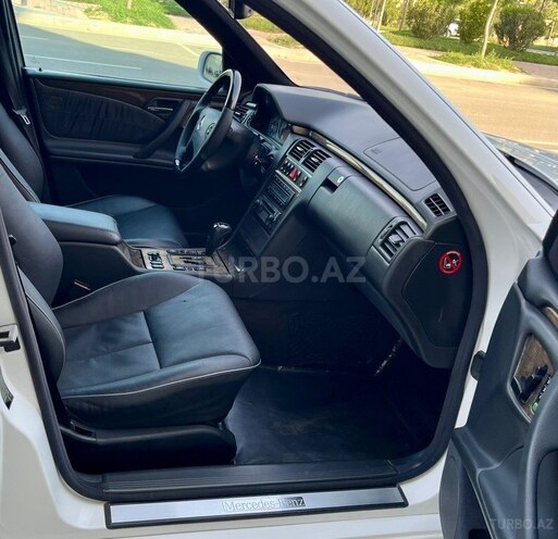 Mercedes E 320 2000, 193,000 km - 3.2 l - Bakı