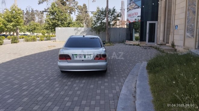 Mercedes E 220 d 1999, 324,568 km - 2.2 л - İmişli