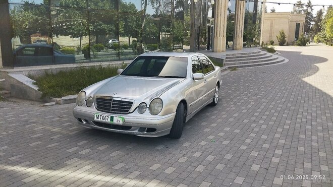 Mercedes E 220 d 1999, 324,568 km - 2.2 л - İmişli