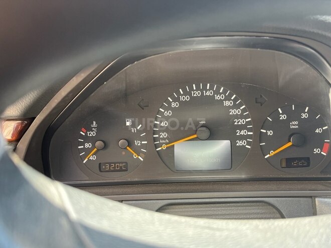 Mercedes E 240 1997, 365,000 km - 2.4 l - Bakı