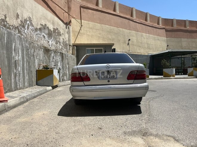 Mercedes E 240 1997, 365,000 km - 2.4 l - Bakı
