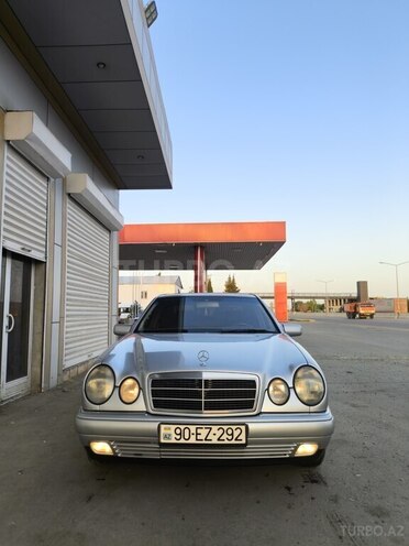 Mercedes E 200 1999, 680,000 km - 2.0 л - Ağdaş