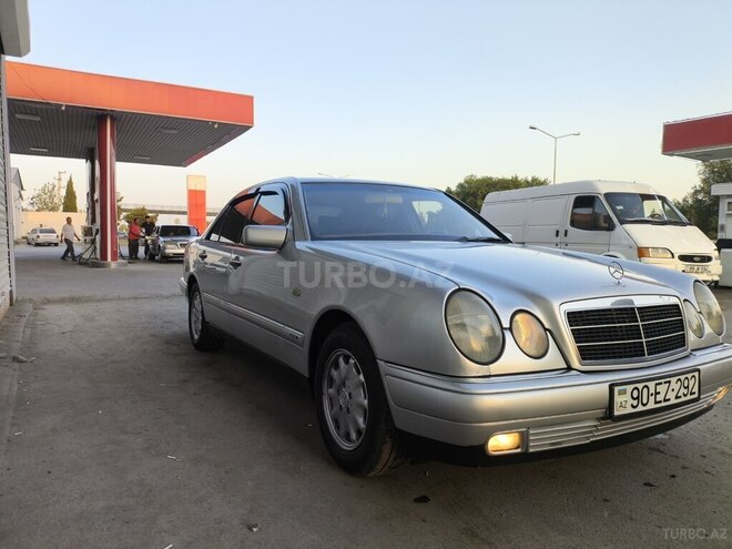 Mercedes E 200 1999, 680,000 km - 2.0 л - Ağdaş