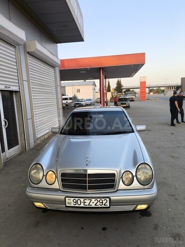 Mercedes E 200 1999, 680,000 km - 2.0 л - Ağdaş