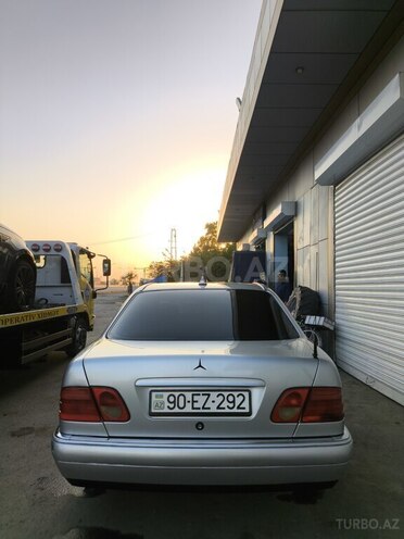 Mercedes E 200 1999, 680,000 km - 2.0 л - Ağdaş