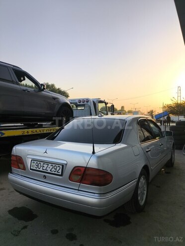 Mercedes E 200 1999, 680,000 km - 2.0 л - Ağdaş
