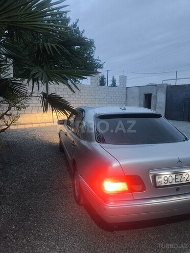 Mercedes E 200 1999, 680,000 km - 2.0 л - Ağdaş