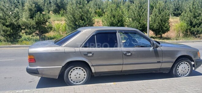 Mercedes E 230 1986, 350,000 km - 2.3 l - Şəki