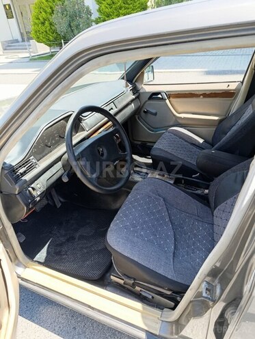 Mercedes E 230 1986, 350,000 km - 2.3 l - Şəki