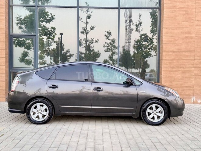 Toyota Prius-6
