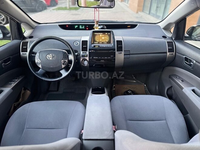 Toyota Prius-16