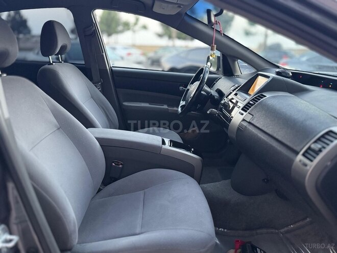 Toyota Prius-18