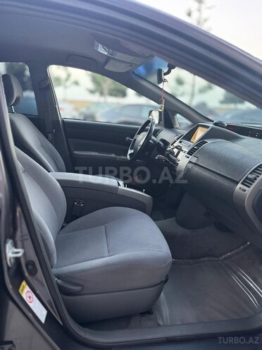 Toyota Prius-19