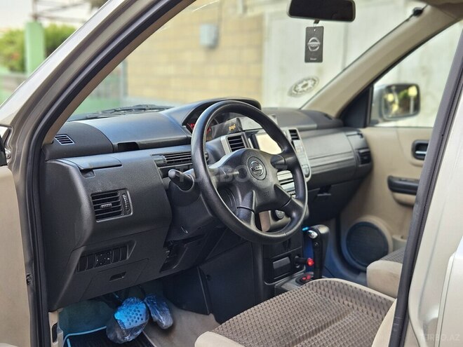Nissan X-Trail 2005, 215,516 km - 2.5 л - Salyan