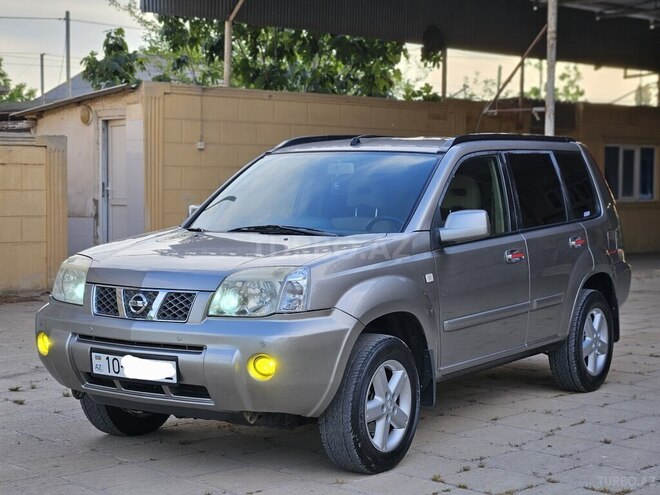 Nissan X-Trail 2005, 215,516 km - 2.5 л - Salyan