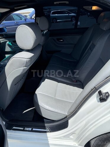 BMW 528 1998, 300,000 km - 2.8 l - Bakı