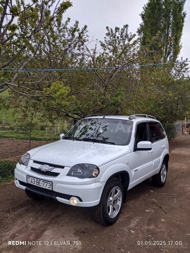 Chevrolet Niva 2015, 170,000 km - 1.7 l - Lerik