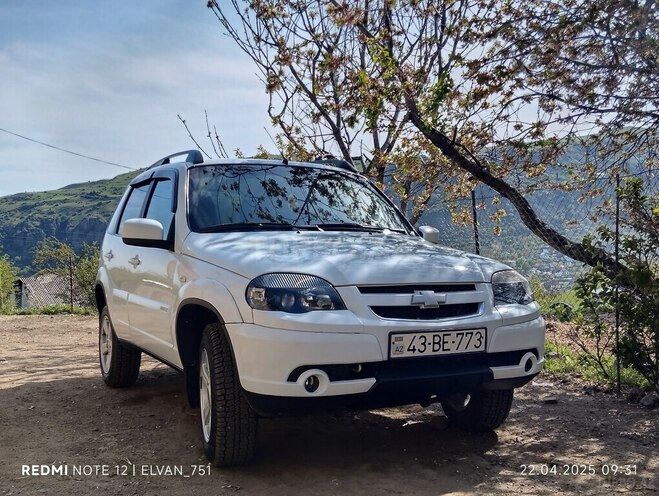 Chevrolet Niva 2015, 170,000 km - 1.7 l - Lerik