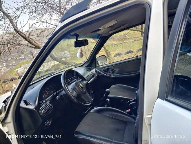Chevrolet Niva 2015, 170,000 km - 1.7 l - Lerik