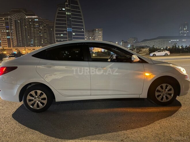 Hyundai Accent 2015, 86,000 km - 1.4 л - Bakı
