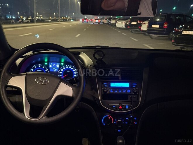 Hyundai Accent 2015, 86,000 km - 1.4 л - Bakı