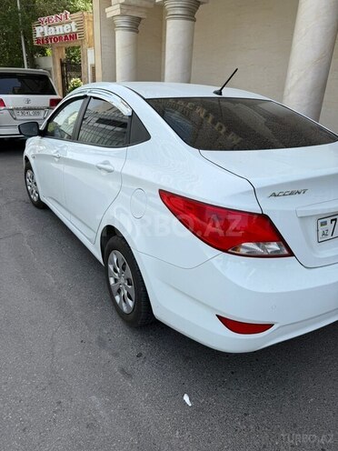 Hyundai Accent 2015, 86,000 km - 1.4 л - Bakı