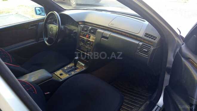 Mercedes E 230 1995, 403,000 km - 2.3 л - Bakı
