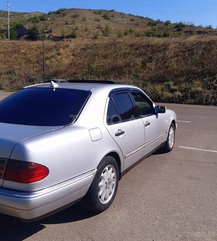 Mercedes E 250 1996, 85,000 km - 2.5 l - Bərdə