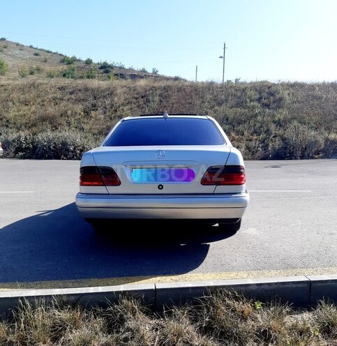 Mercedes E 250 1996, 85,000 km - 2.5 l - Bərdə