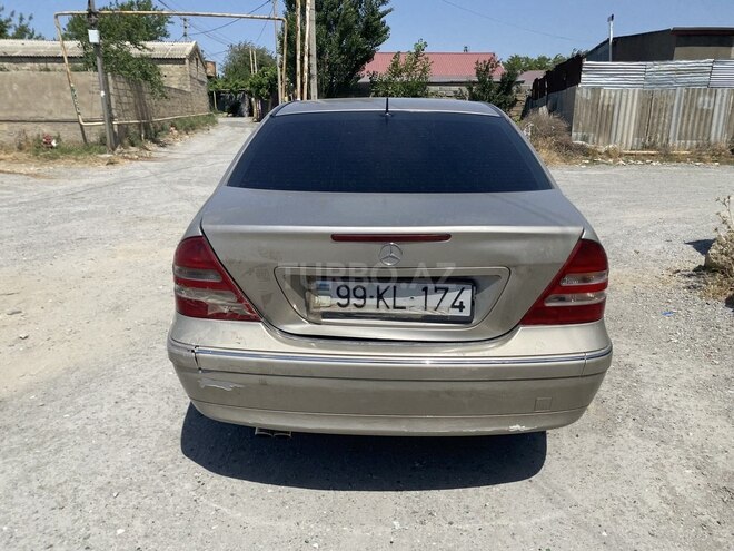 Mercedes C 220 d 2001, 274,000 km - 2.2 л - Bakı