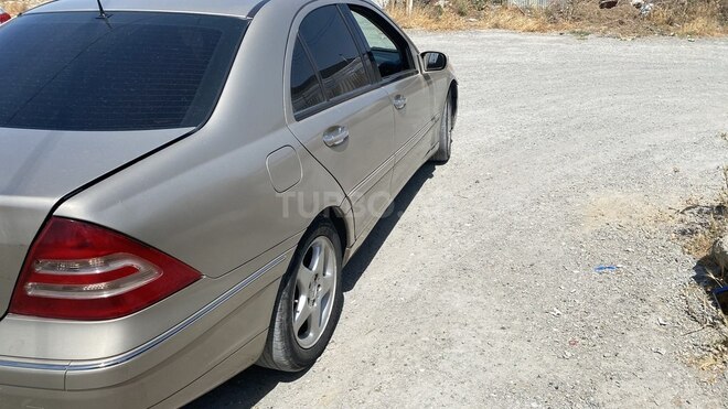 Mercedes C 220 d 2001, 274,000 km - 2.2 л - Bakı