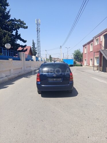 Toyota Corolla 2006, 258,000 km - 1.4 l - Şirvan