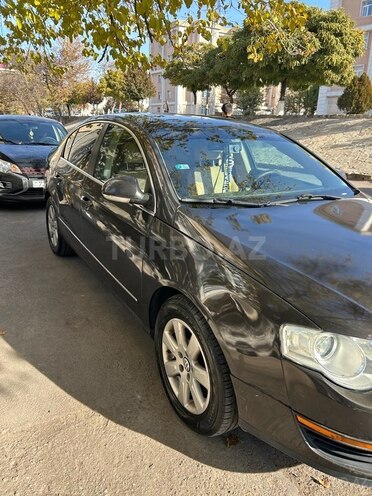 Volkswagen Passat 2005, 209,110 km - 2.0 л - Naxçıvan