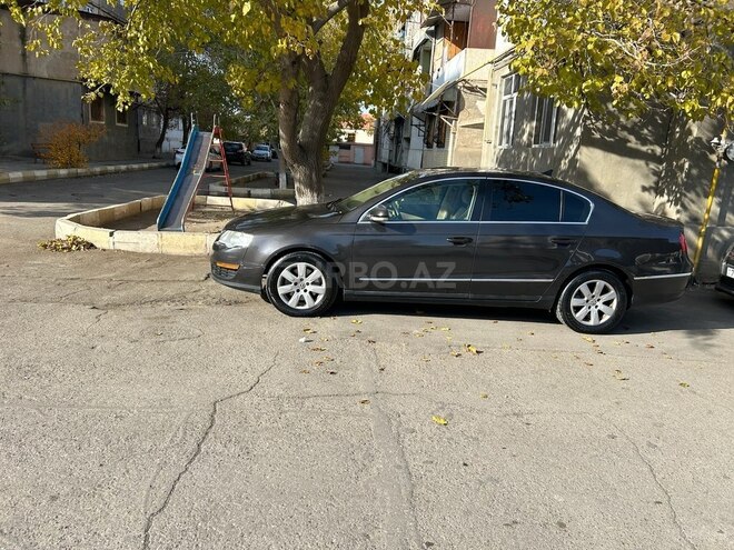 Volkswagen Passat 2005, 209,110 km - 2.0 л - Naxçıvan
