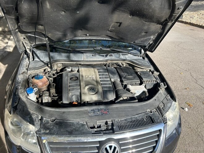 Volkswagen Passat 2005, 209,110 km - 2.0 л - Naxçıvan