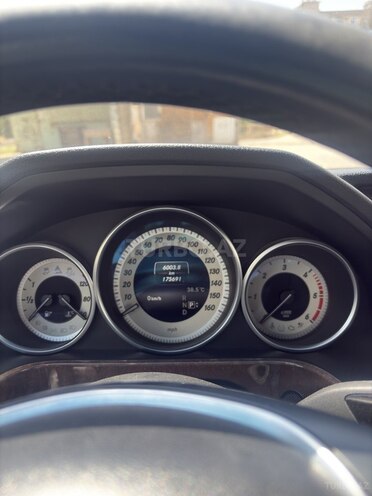 Mercedes E 250 2013, 176,000 km - 2.2 л - Bakı