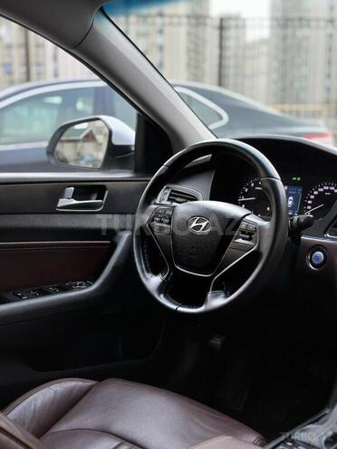 Hyundai Sonata-6