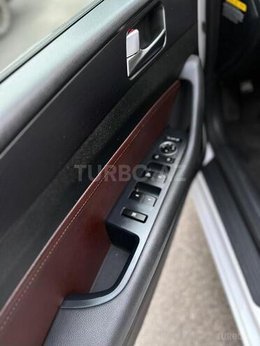 Hyundai Sonata-14