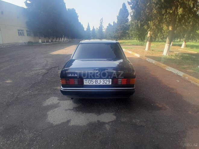 Mercedes 190 1989, 123,000 km - 2.0 л - Qazax