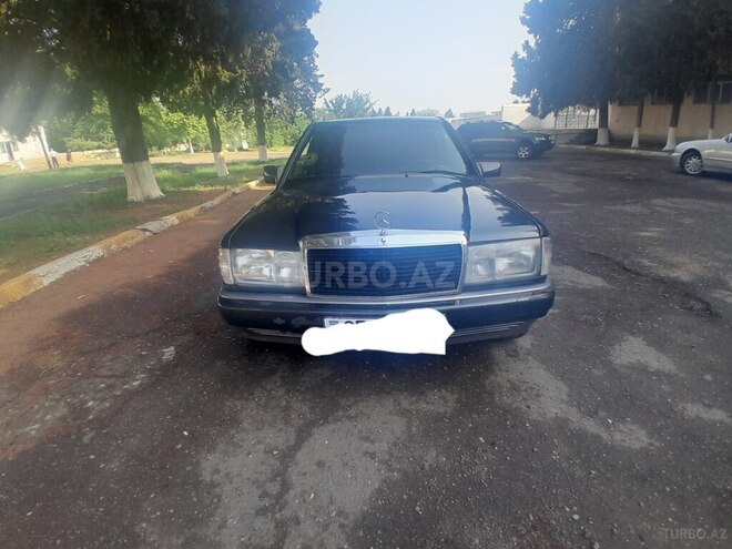 Mercedes 190 1989, 123,000 km - 2.0 л - Qazax