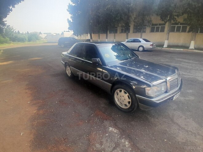 Mercedes 190 1989, 123,000 km - 2.0 л - Qazax