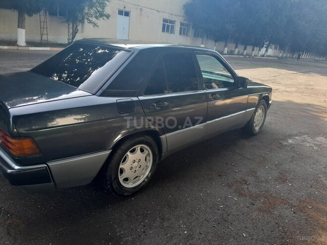 Mercedes 190 1989, 123,000 km - 2.0 л - Qazax