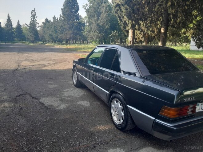 Mercedes 190 1989, 123,000 km - 2.0 л - Qazax