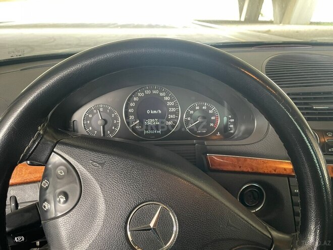 Mercedes E 240 2004, 282,000 km - 2.6 l - Bakı