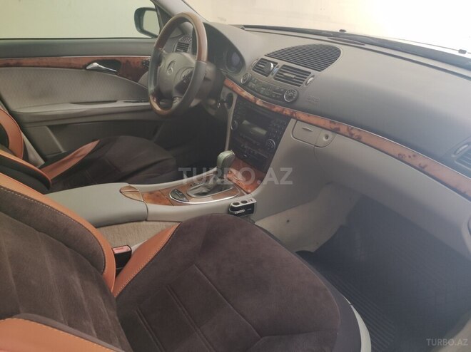 Mercedes E 240 2003, 396,000 km - 2.6 л - Şirvan