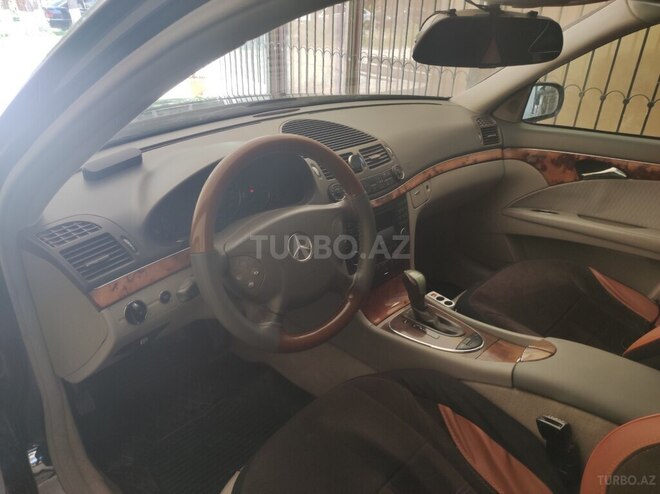 Mercedes E 240 2003, 396,000 km - 2.6 л - Şirvan